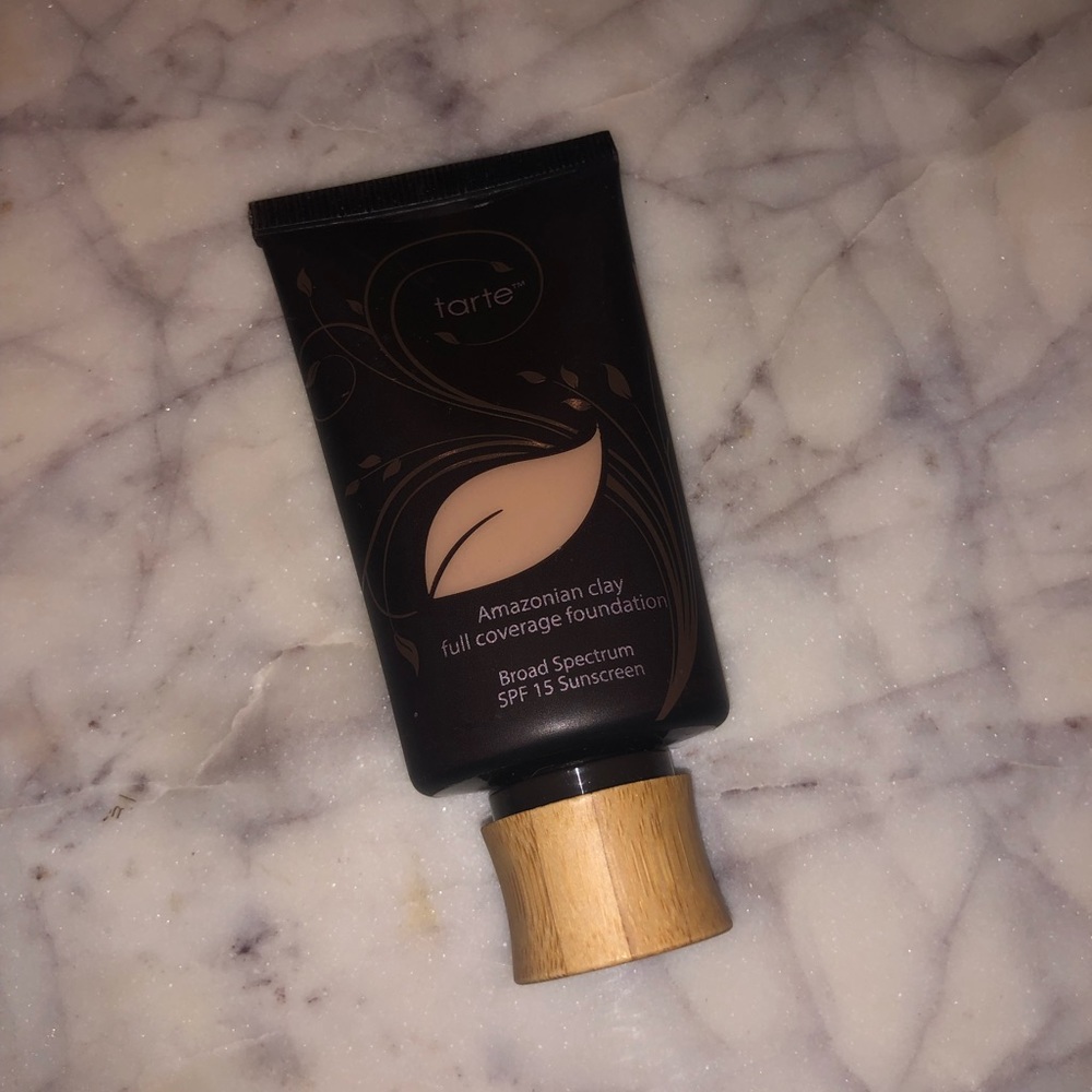 Tarte AmazonianClay Foundation”Fairly Light Beige”